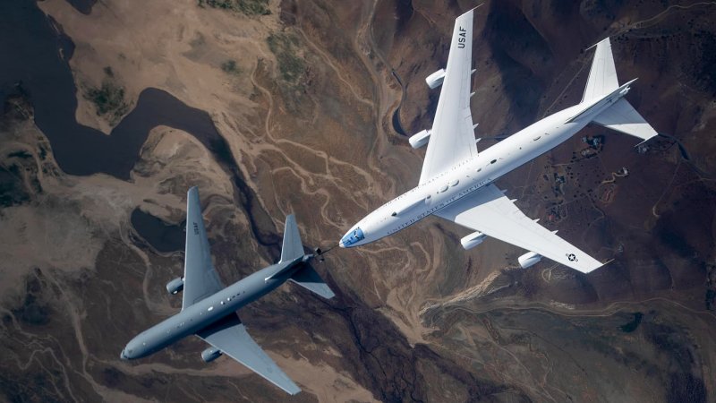 E-4B ‘Doomsday Plane’ Dwarfs A KC-46 In These Stunning Refueling Shots