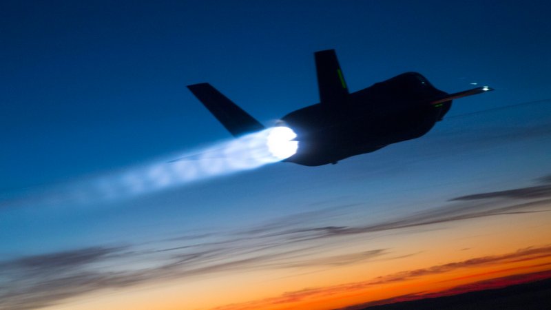 F-35B_NIGHT_AFTERBURNER