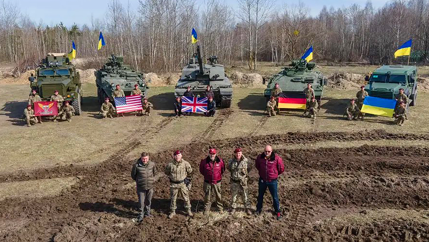 Armor arrives UKRAINE