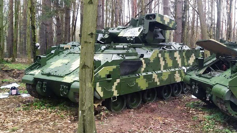 Digital Camouflage On Ukrainian Bradleys Sign Of Coming Combat Debut