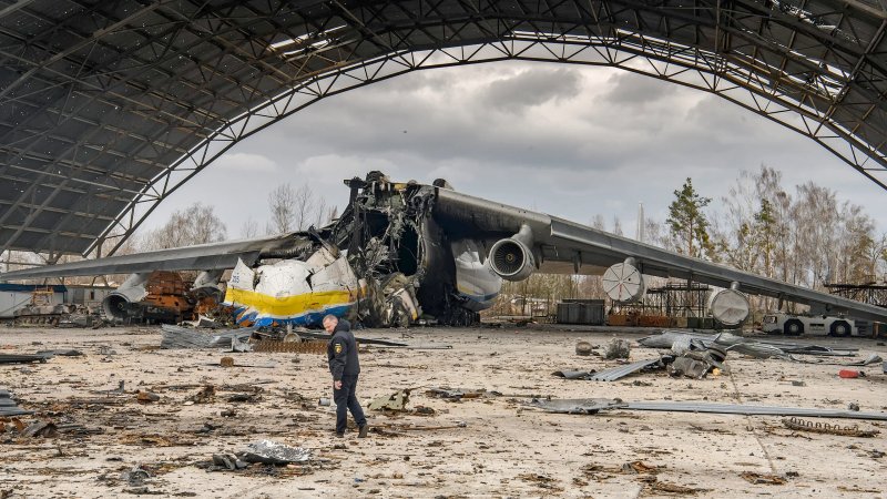 Ukraine Identifies Russian General It Says Ordered Destruction Of Iconic An-225 Mriya Jet