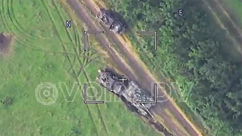 Ukrainian Tank Crushes Friendly MRAP In Wild Battlefield Video