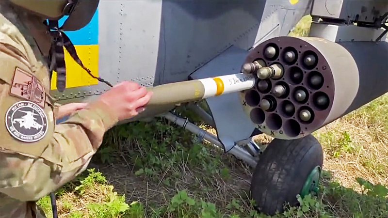 At least some of Ukraine's Hind gunship helicopters now look to be armed with U.S.-supplied 70mm Hydra unguided rockets.