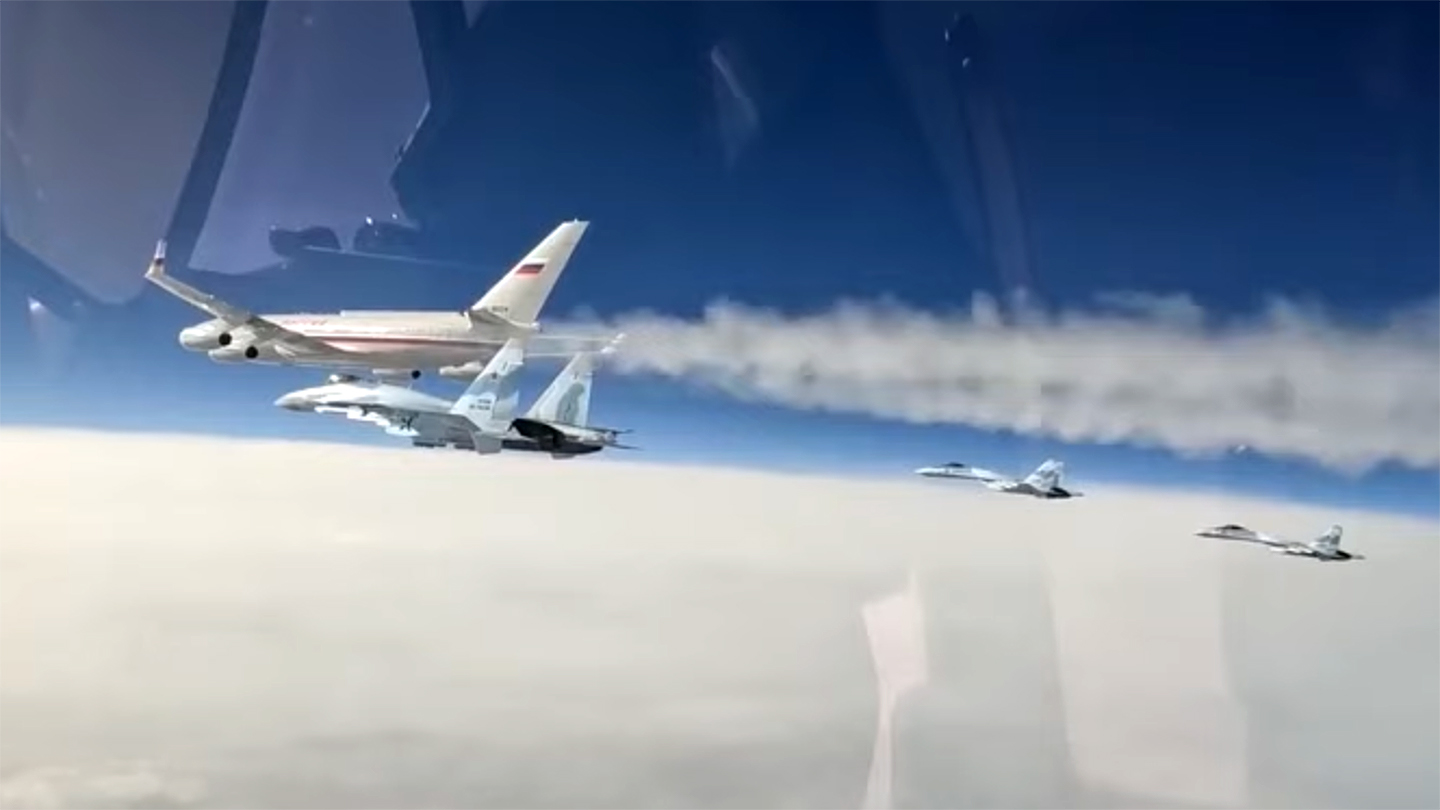 SU-35s escort putin on his way to the middle east.