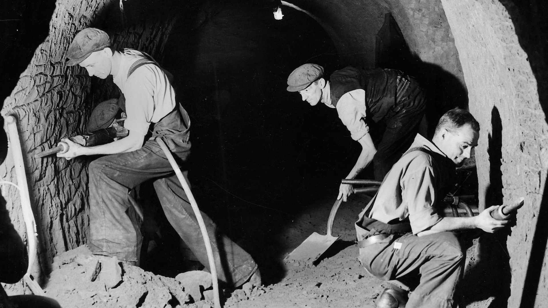 15th June 1939: Workmen digging deep air raid shelters in Stockport. (Photo by Fox Photos/Getty Images)