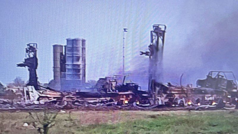 Photos and videos, as well as satellite sensor imagery, suggest that Ukrainian forces have once again struck the Russian airbase at Dzhankoi, in the northern part of occupied Crimea. Reportedly, the attack last night, which seems to have involved a ballistic missile strike, led to the damage or destruction of several of Russia’s prized S-400 and S-300 air defense systems.