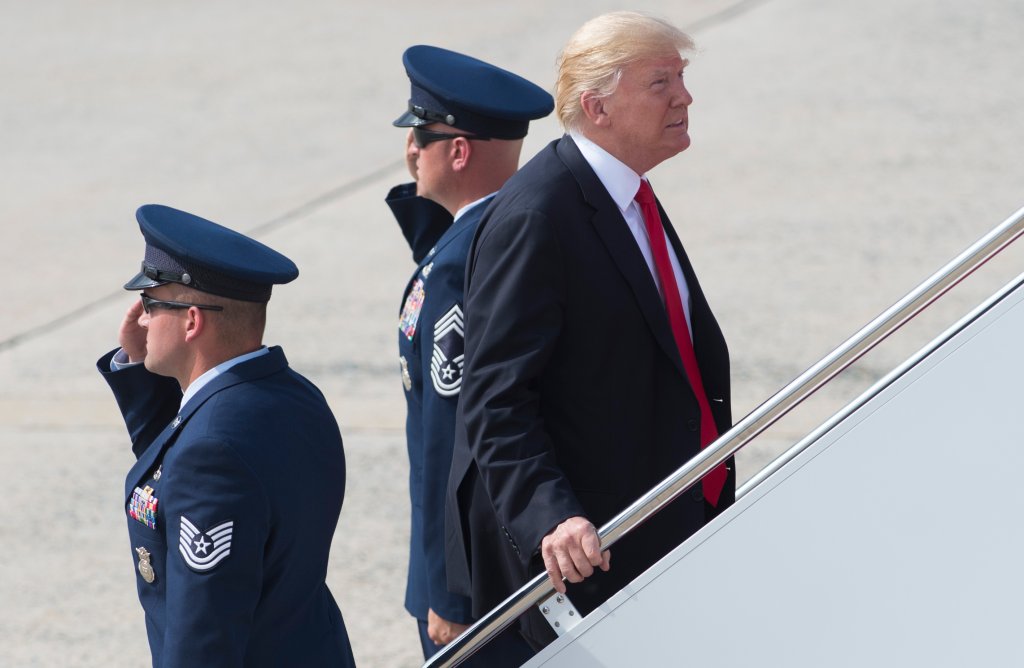 US President Donald Trump walks to Air Force One prior to departure from Andrews Air Force Base in Maryland, July 24, 2017, as Trump travels to speak at the National Boy Scout Jamboree in West Virginia. / AFP PHOTO / SAUL LOEB (Photo credit should read SAUL LOEB/AFP via Getty Images)