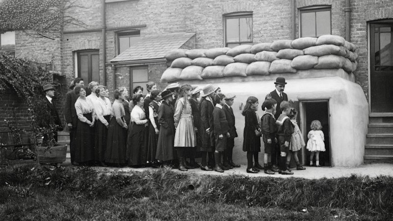 October 1917: A crowd lining up to enter an air raid shelter at Hither Green. (Photo by Topical Press Agency/Getty Images)