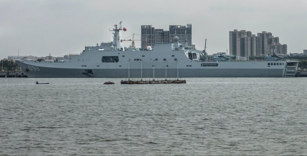 Kunlun Shan (998) is the lead ship of China‚Äôs type 071 amphibious transport vessels. It is one of its most advanced and largest amphibious ships launched in 2016. It took part in the search for the missing Malaysia Airlines Flight 370. 31JUL17 SCMP / Chow Chung-yan (Photo by Chow Chung-yan/South China Morning Post via Getty Images)