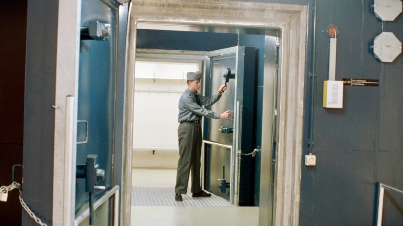 A Swiss soldier inside an atomic bomb shelter in Switzerland. (Photo by �� Vittoriano Rastelli/CORBIS/Corbis via Getty Images)