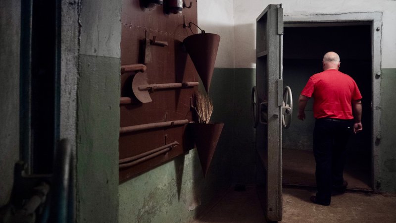 August 10, 2018. Long corridors form a labyrinth that leads to the different rooms of the anti-atomic shelter in Avdeevka, Ukraine. Photo by Gaelle Girbes/Getty Images.