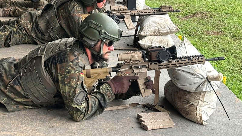 What appears to be one of the first looks at members of the German armed forces with new 5.56x45mm Heckler & Koch HK416 A8 rifles, also known as G95A1s, has come from an unexpected source: the U.S. Army. With help from the U.S. Army, the Germans have been stress-testing the guns in very hot and humid conditions at a facility in Panama and in the Arizona desert.