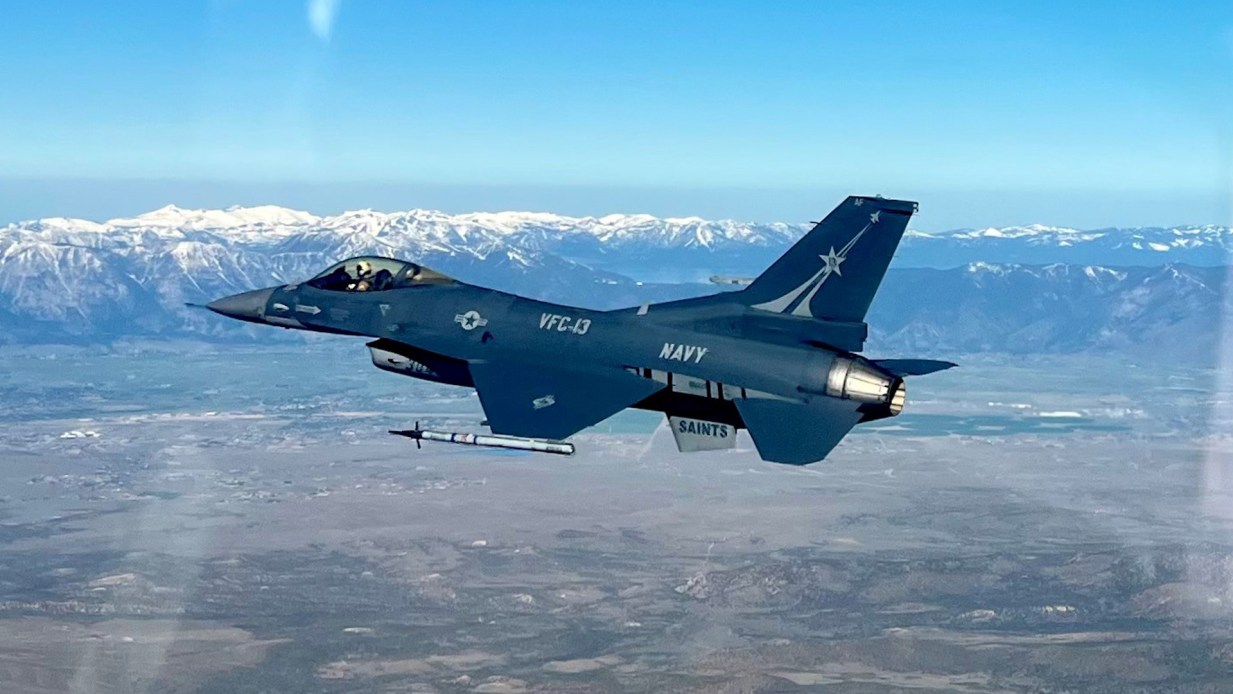 VFC-13-F-16-in-flight.jpg