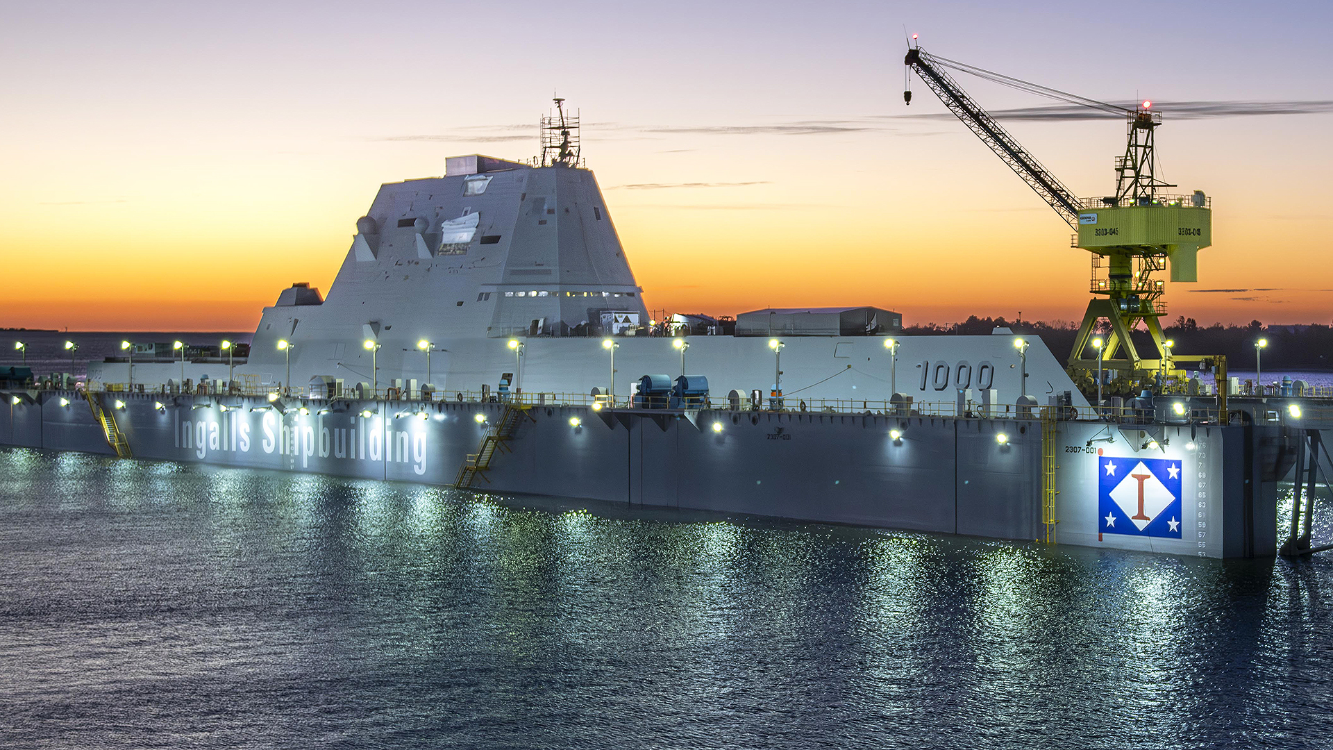 Los lanzadores de misiles hipersónicos del USS Zumwalt ya están instalados.