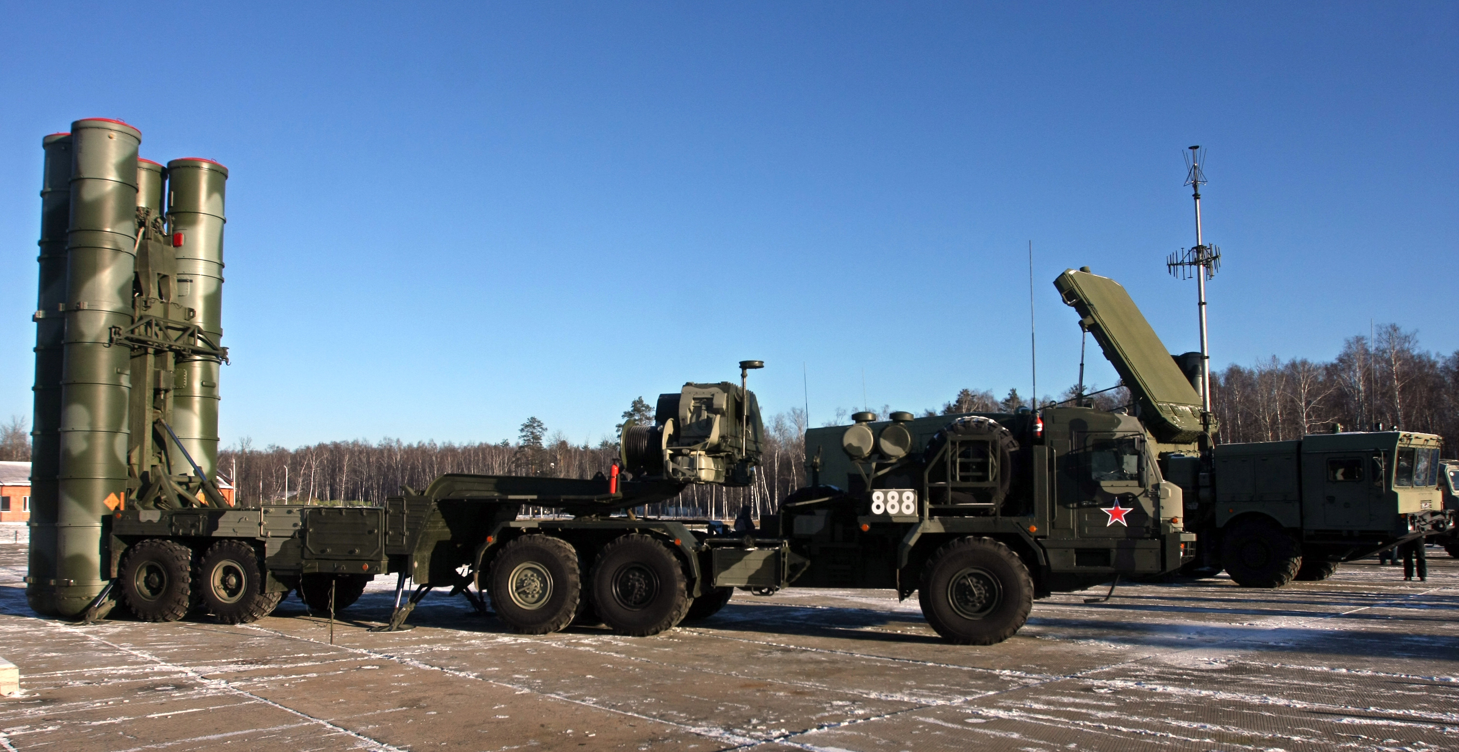 The new generation air defense system S-400 Triumph, also known as the SA-21 Growler, is photographed on December 2, 2010 during an exercise at the Air Defense Military Unit near Elektrostal on the outskirts of Moscow. A new generation air defense system developed by Russia's Almaz Central Design Bureau as an upgrade to the S-300 family. AFP PHOTO / ANDREY SMIRNOV (Photo credit: ANDREY SMIRNOV/AFP via Getty Images)