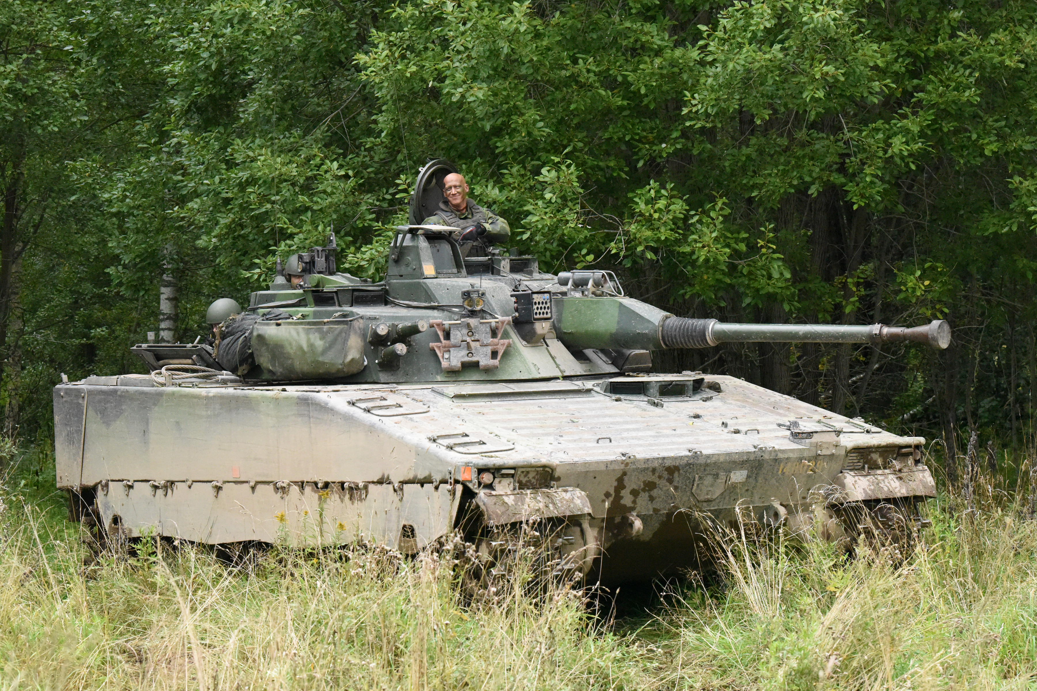 While participating in an international cooperative national defense exercise, Soldiers of the Minnesota National Guard’s 1st Combined Arms Battalion – 194th Armor continue to rehearse maneuver and combat-related tasks Sept. of 2017. This is the first time in over 20 years that Americans have been asked to participate in the Aurora Exercise which is comprised of several surrounding countries’ militaries as well as over 19,000 men and women of the Swedish Armed Forces.