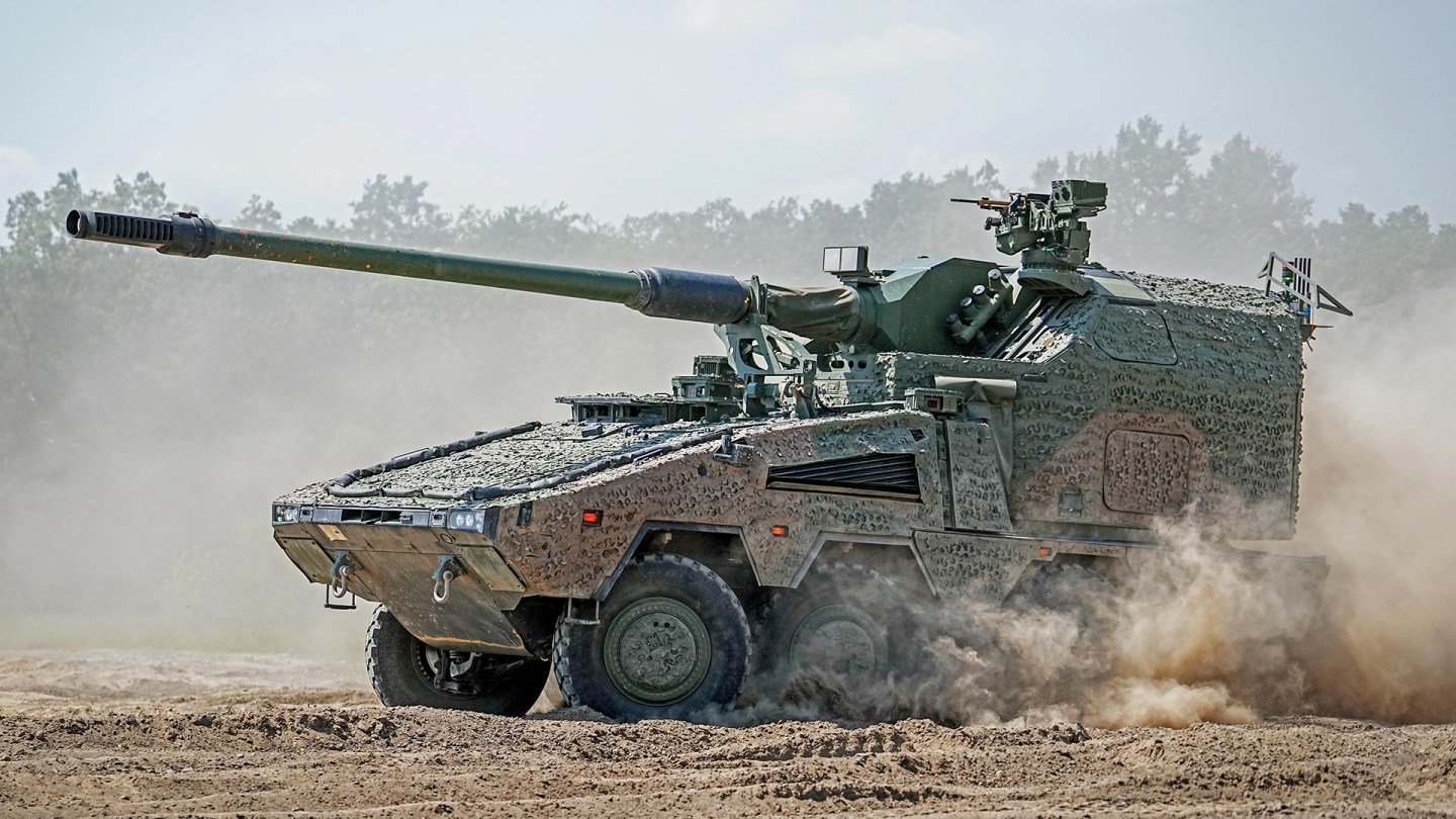 Ukraine Gets First RCH 155 Wheeled Howitzer, Boxer Fighting Vehicles ...