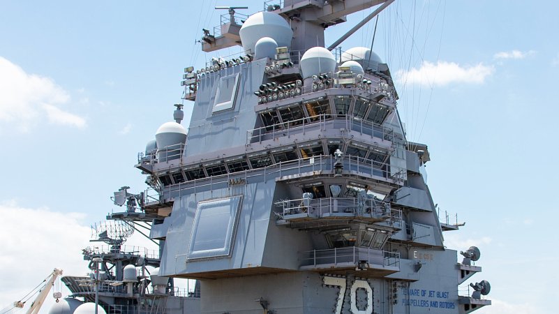 Dual Band radar still had problems prior to USS Ford's first deployment.