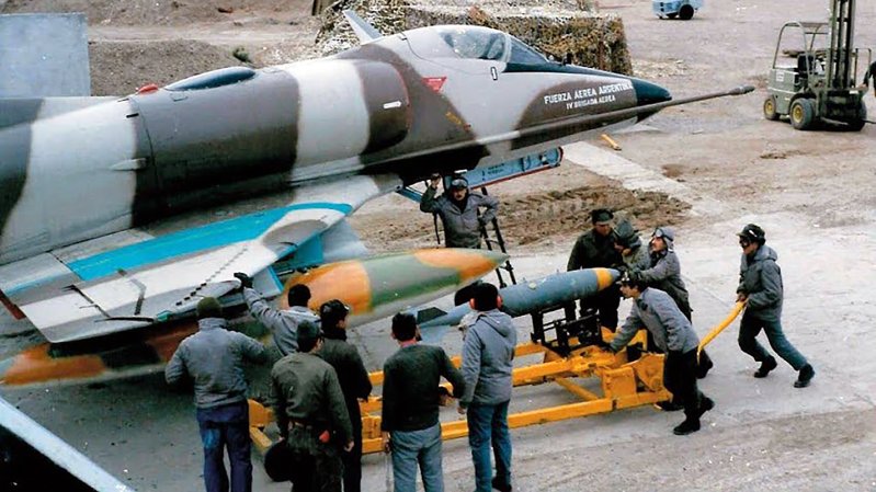 A-4 being loaded with bombs during the Falklands War.