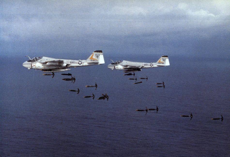 message-editor%2F1556014036123-a-6e_intruders_of_va-115_drop_mk_82_snakeye_bombs_circa_in_1982.jpg