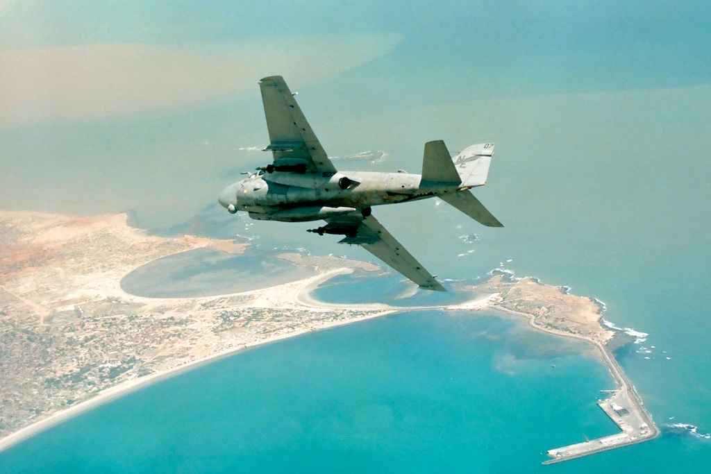 message-editor%2F1556024910838-a-6e_intruder_of_va-145_in_flight_over_somalia_7_december_1992.jpg