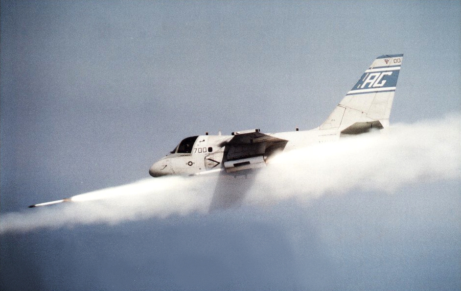 message-editor%2F1571730760098-s-3b_viking_of_vs-31_firing_zuni_rockets_1994.jpg