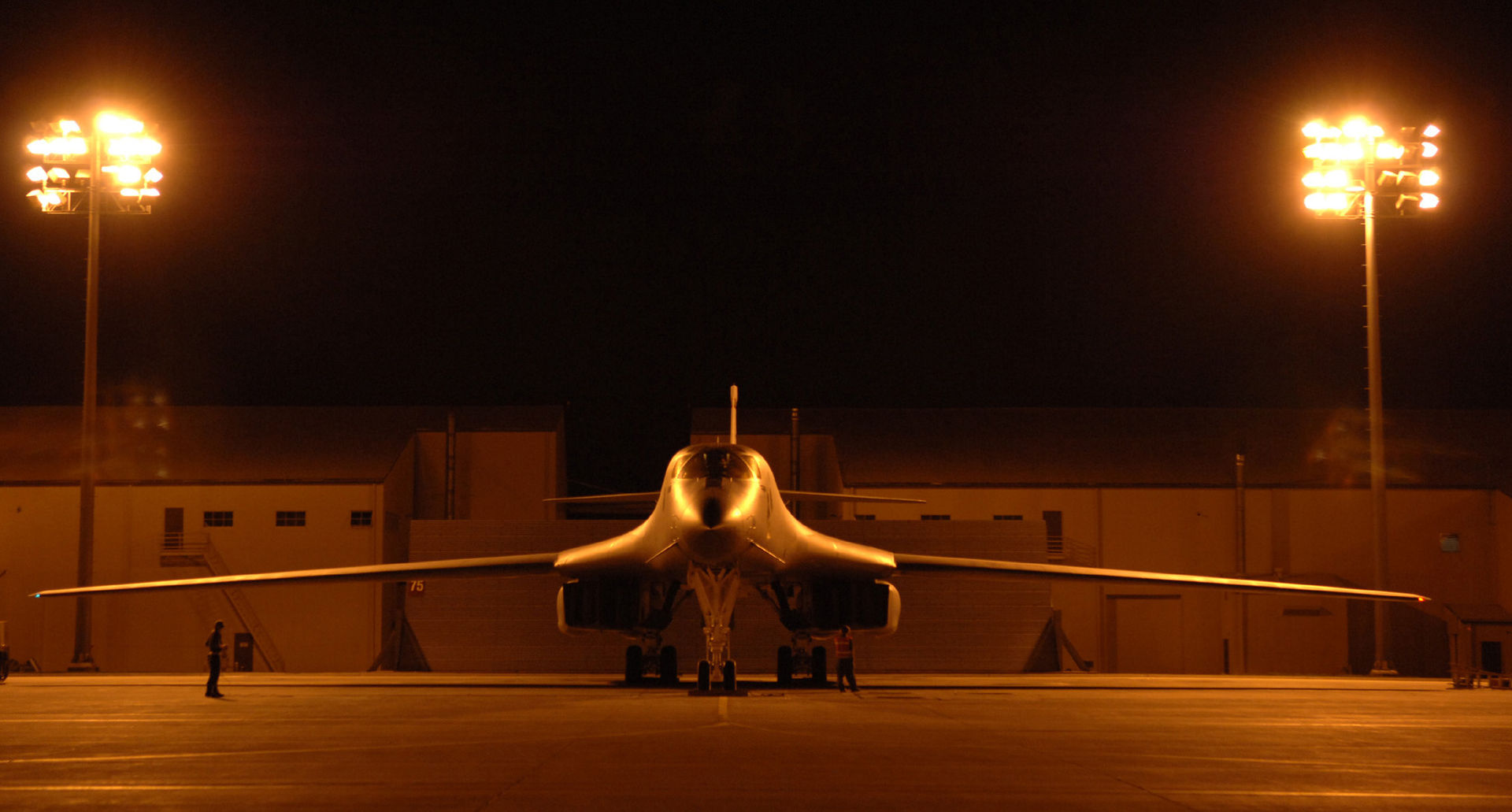 message-editor%2F1583449559428-b-1_lancer_night.jpg