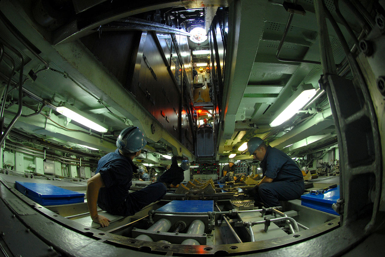 message-editor%2F1593553819969-1280px-us_navy_110810-n-nk458-033_the_torpedo_room_weapons_team_aboard_uss_albany_ssn_753_prepares_to_receive_a_torpedo1.jpg