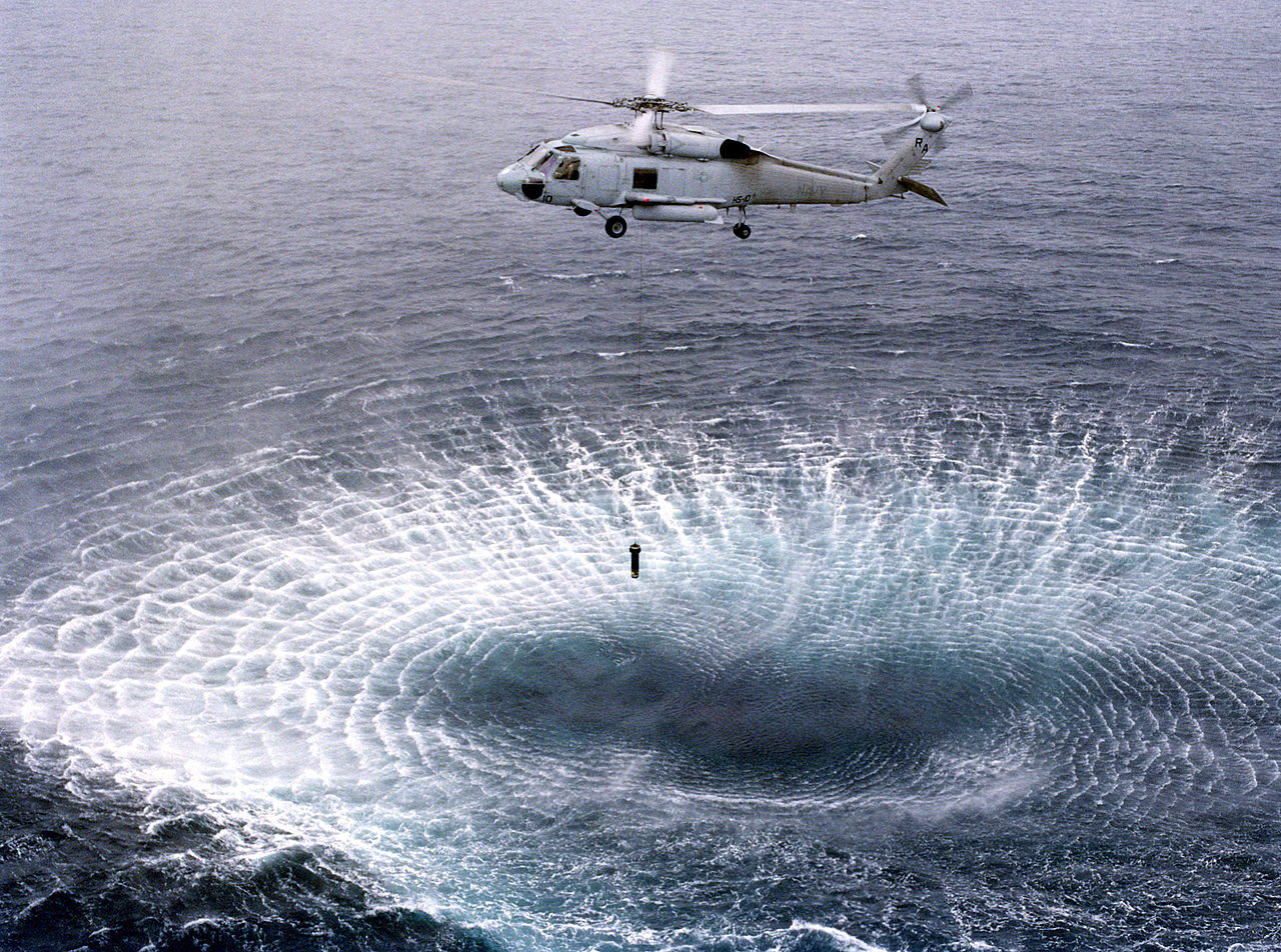 message-editor%2F1601967067033-1280px-sh-60f_seahawk_dipping_sonar.jpg