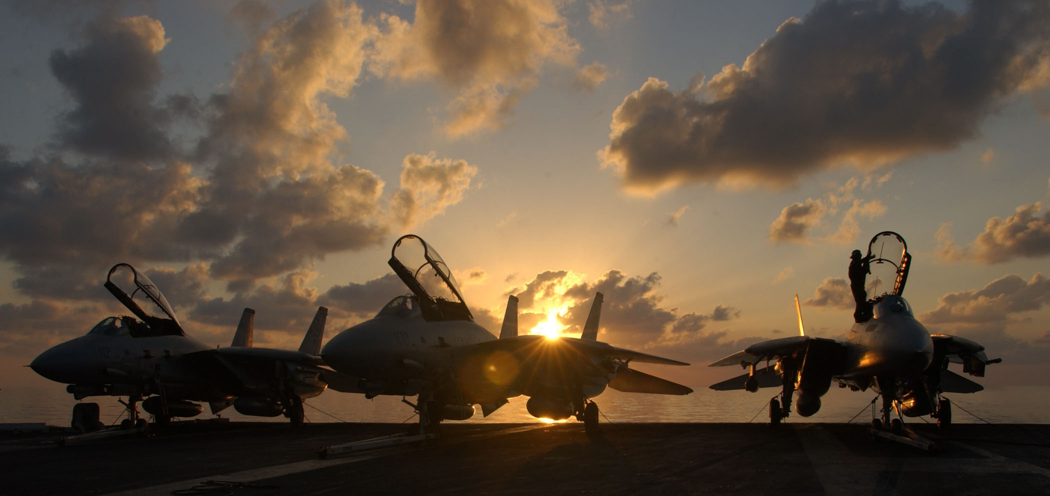 message-editor%2F1608504077943-011224-n-7686c-503_f-14_on_flight_deck_of_cvn_71.jpg