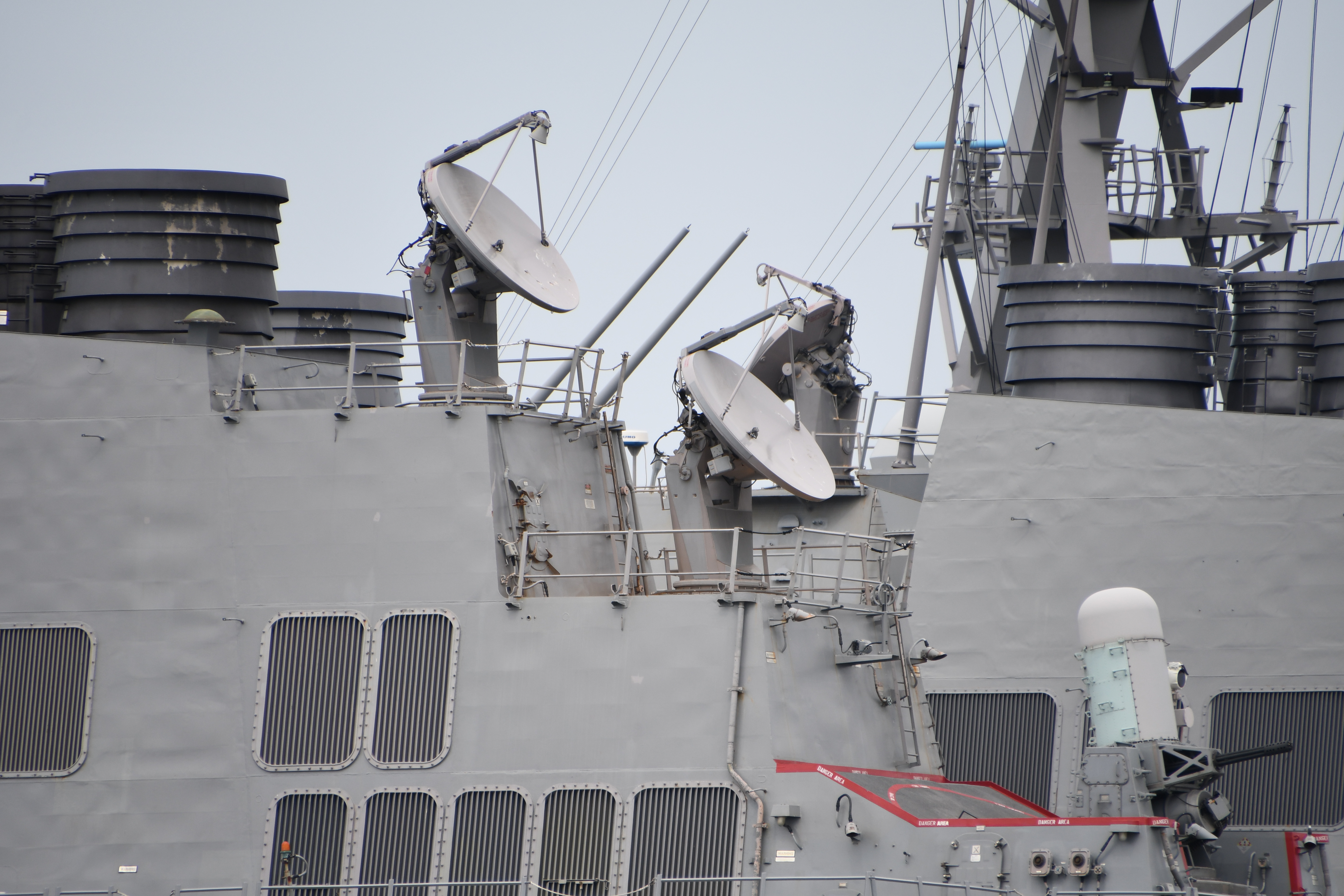 message-editor%2F1613075465393-an_spg-62_radars_on_board_uss_curtis_wilbur_ddg-54_left_rear_view_at_u.s._fleet_activities_yokosuka_april_30_2018.jpg