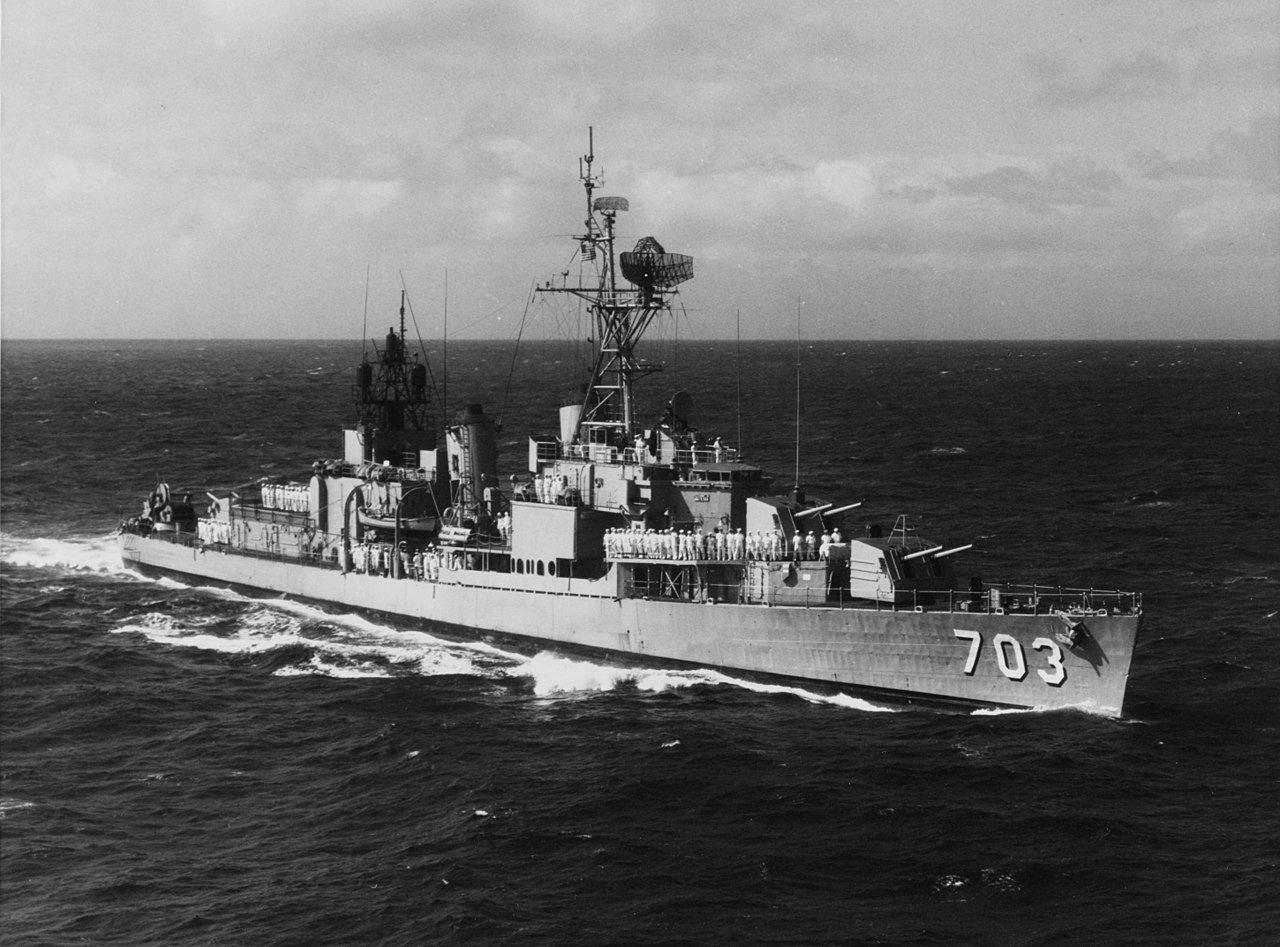 message-editor%2F1619123665077-1280px-uss_wallace_l._lind_dd-703_underway_in_april_1970_nh_107164.jpg