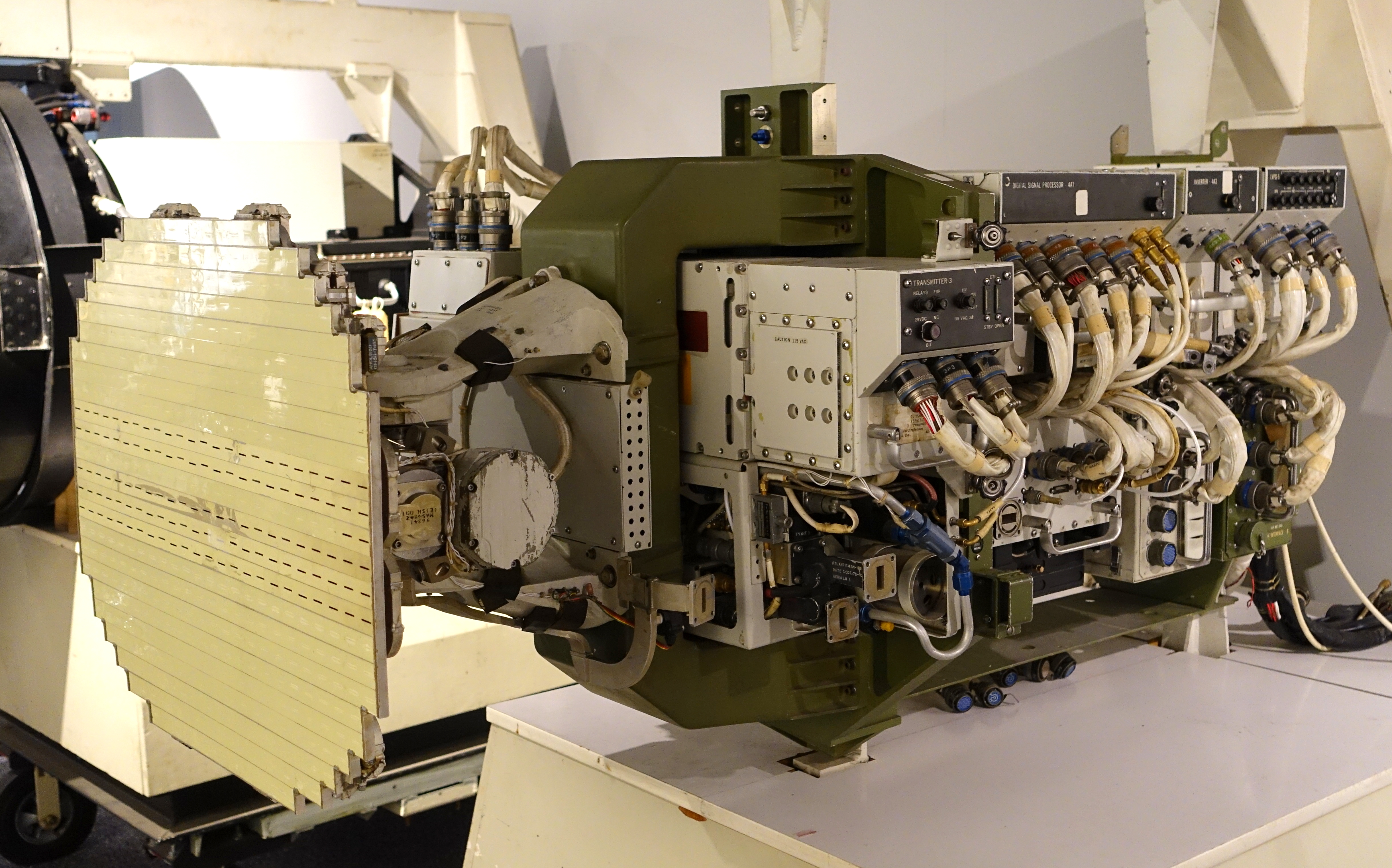 message-editor%2F1619727207861-f-16_flight_test_radar_later_designated_an-apg-66_westinghouse_1974_-_national_electronics_museum_-_dsc00411.jpg