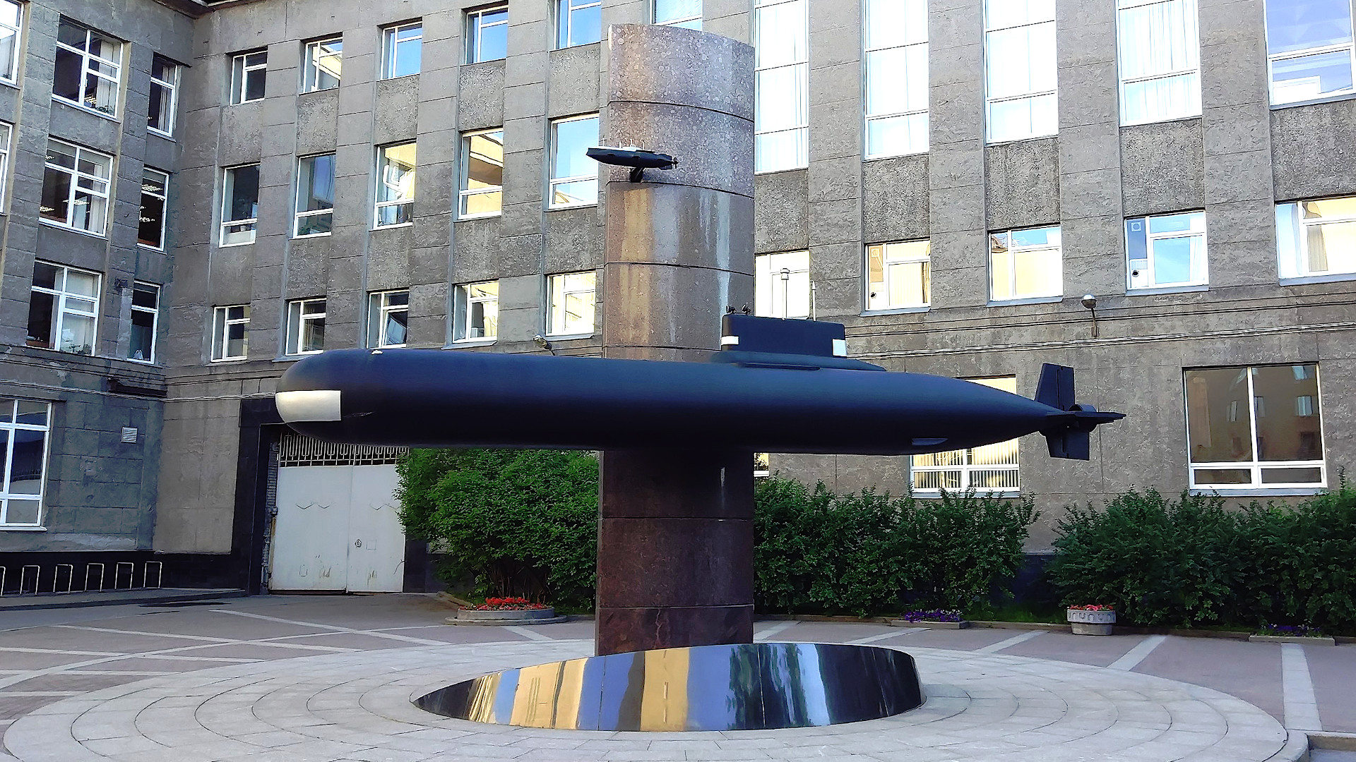 message-editor%2F1620668345778-rubin-submarine-statue.jpg