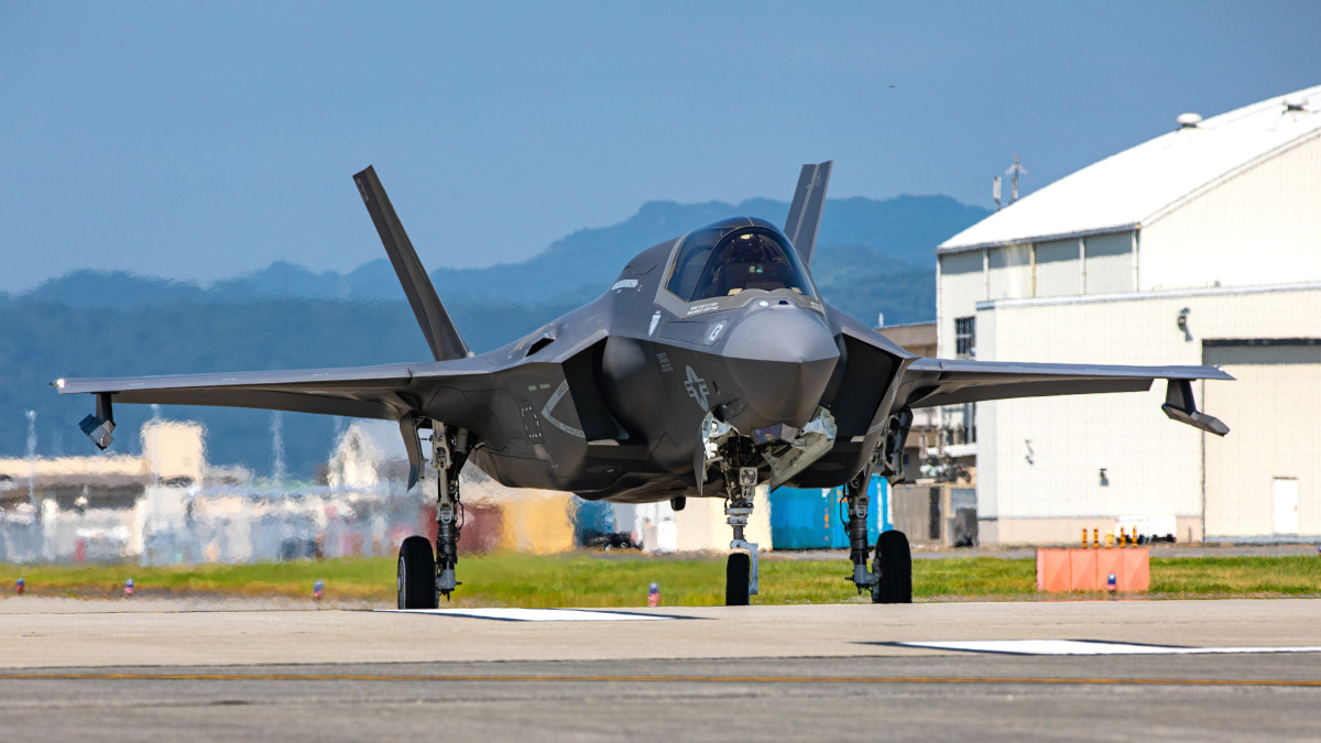 message-editor%2F1627341696561-f-35b-iwakuni.jpg