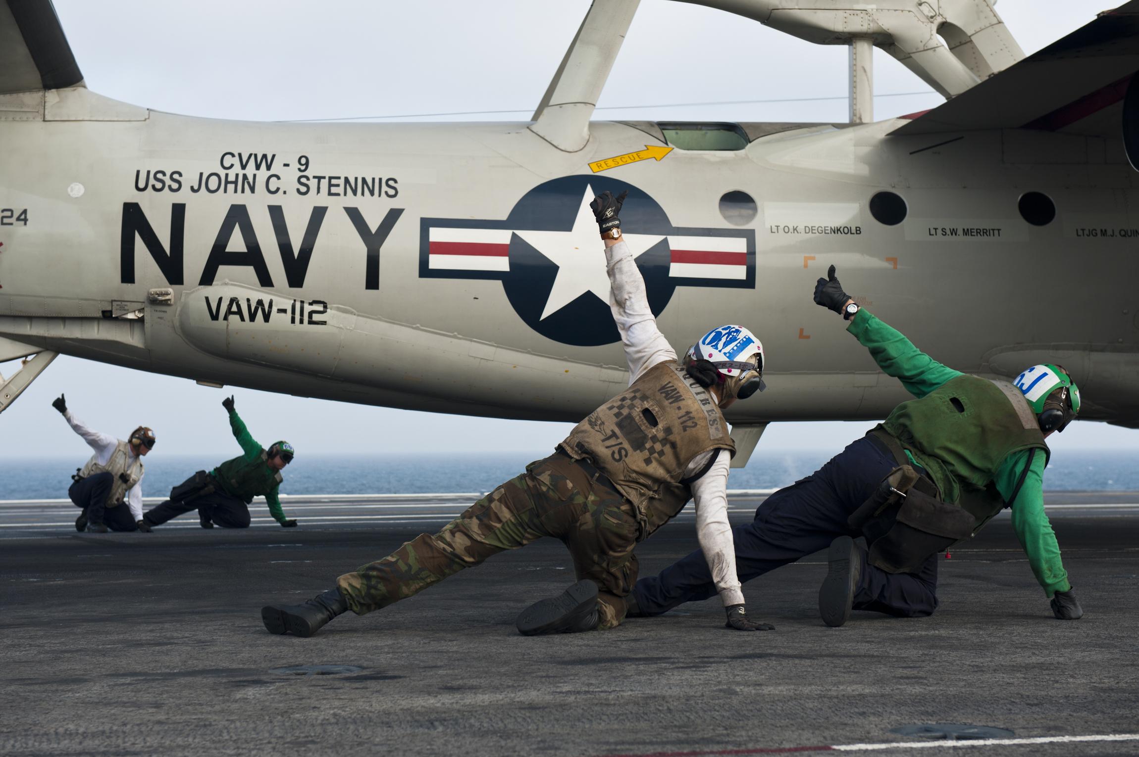 message-editor%2F1628700759042-us_navy_110917-n-bt887-389_sailors_approve_the_launch_of_an_e-2c_hawkeye_assigned_to_the_golden_hawks_of_airborne_early_warning_squadron_vaw_112.jpeg