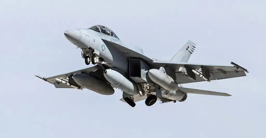 message-editor%2F1629929268800-super-hornet-irst.jpg