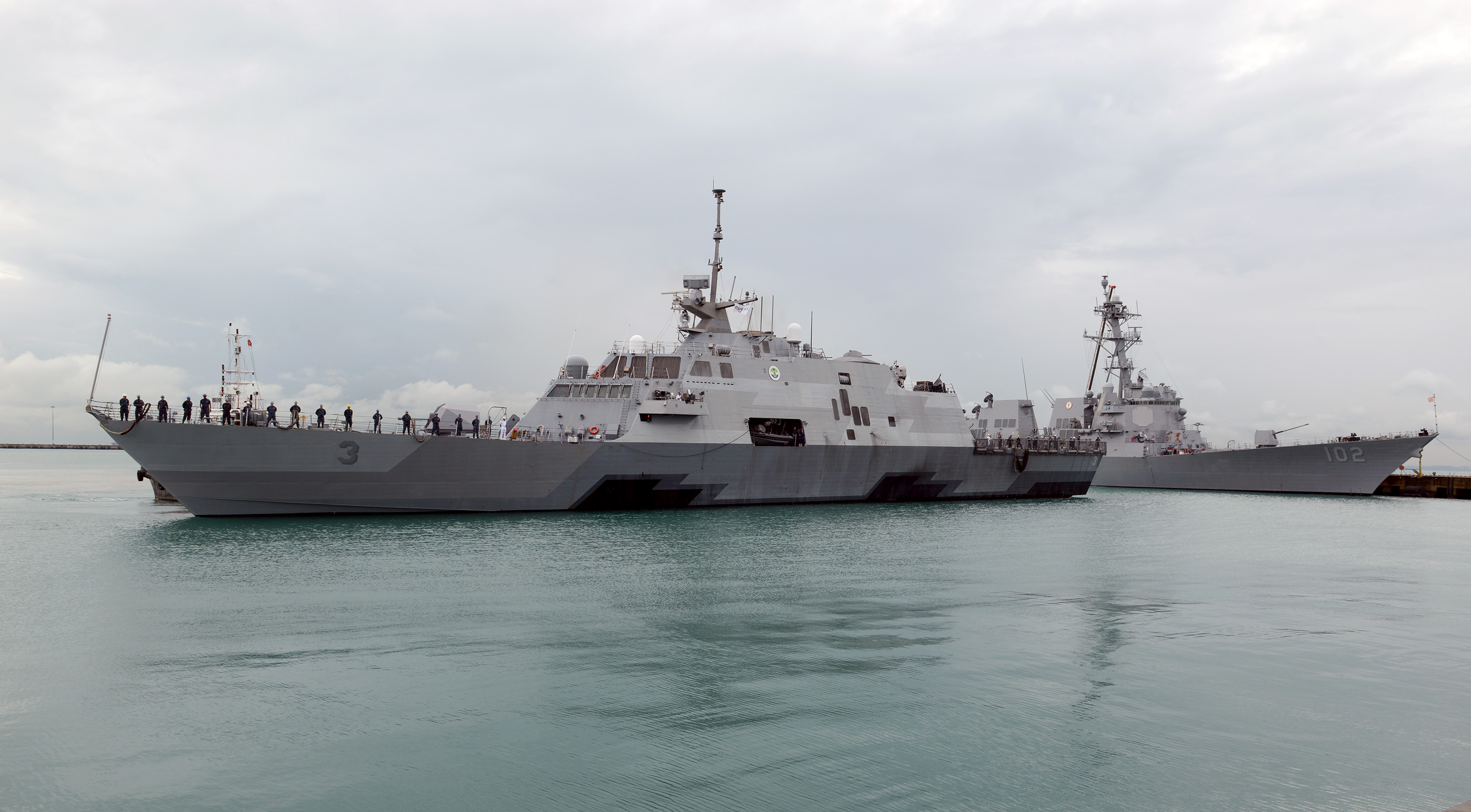 message-editor%2F1633017864809-uss_fort_worth_arrives_in_singapore._16030879187.jpg