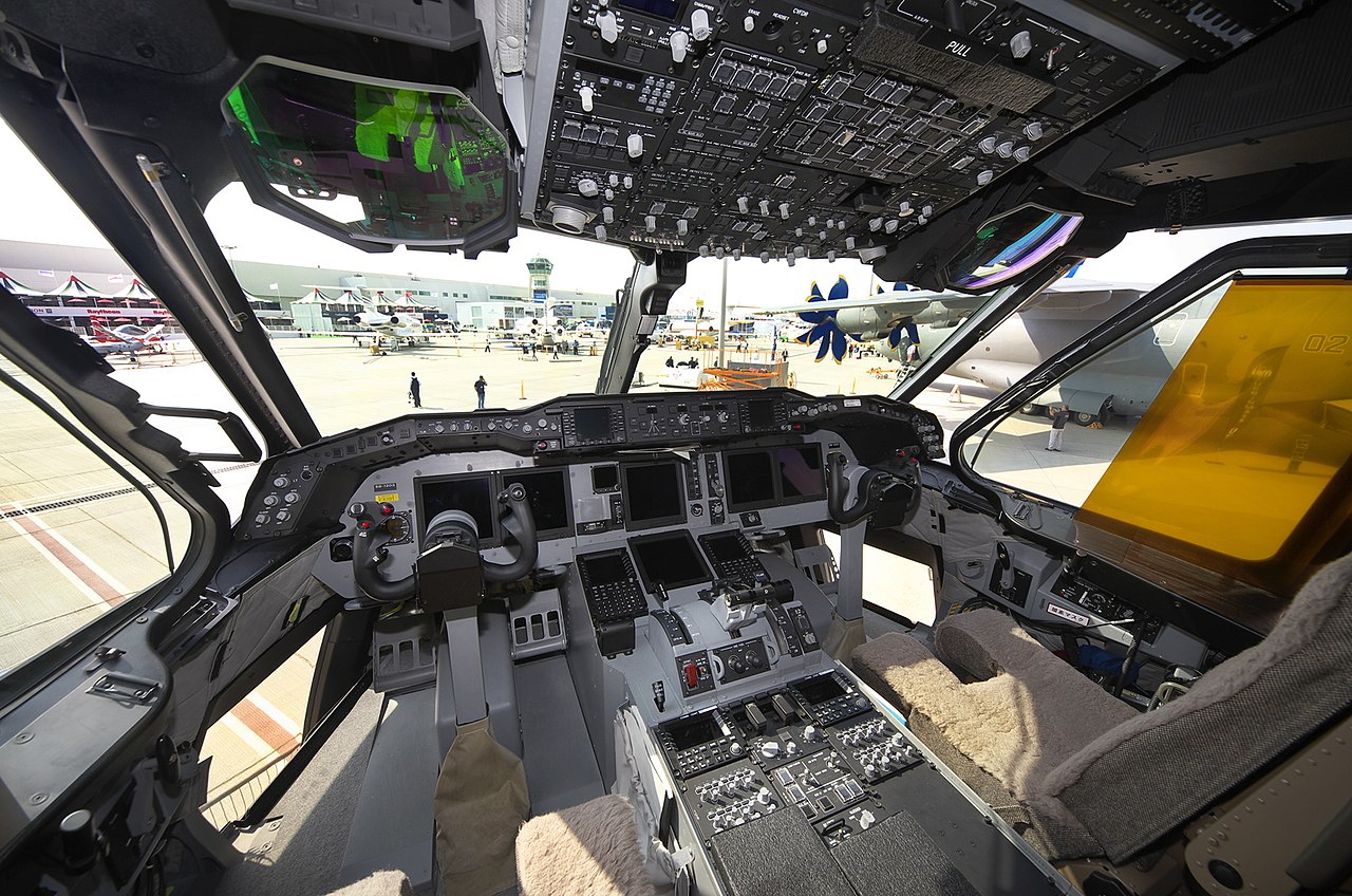 message-editor%2F1633470426681-kawasaki_c-2_-_cockpit.jpeg