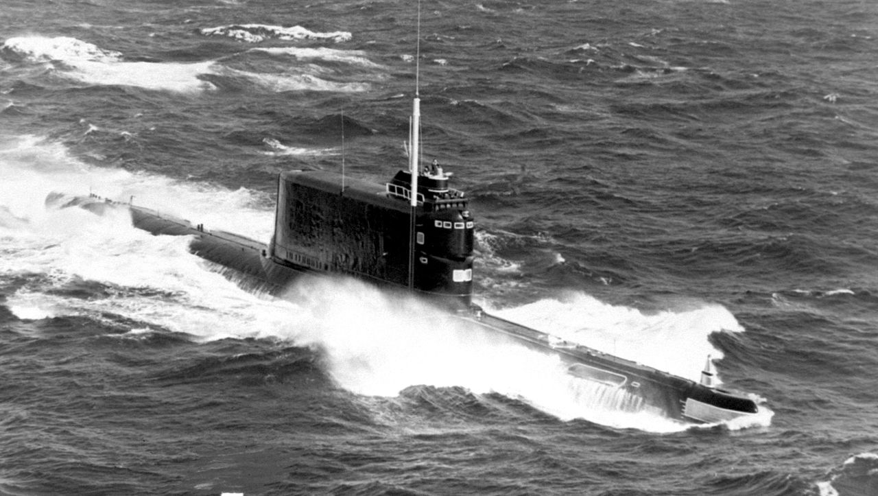 message-editor%2F1635440971090-1280px-image_submarine_golf_ii_class.jpeg