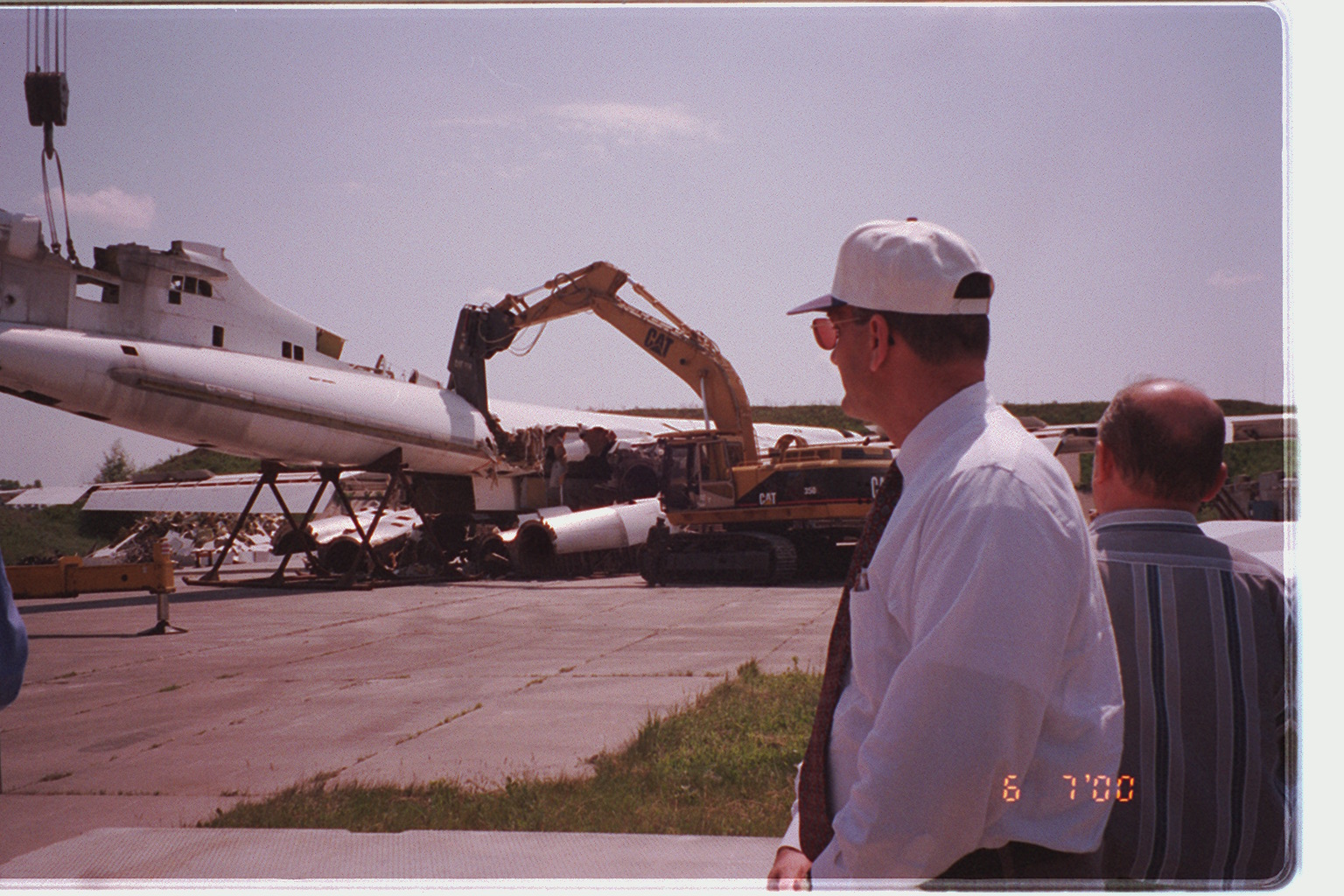 message-editor%2F1639751409129-ukraine_-_wmd_-_dismantlement_project_june_2000_-_bomber_dismantlement_unidentified_staff_photos_-_dpla_-_eb30d1d00f9b9614171df8565de7d9da.jpg