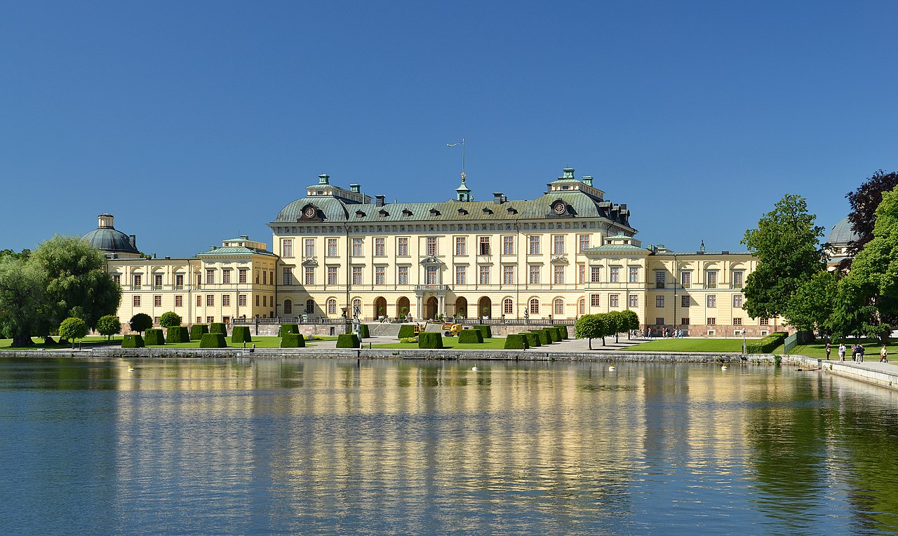 message-editor%2F1643734284773-drottningholm_palace.jpg