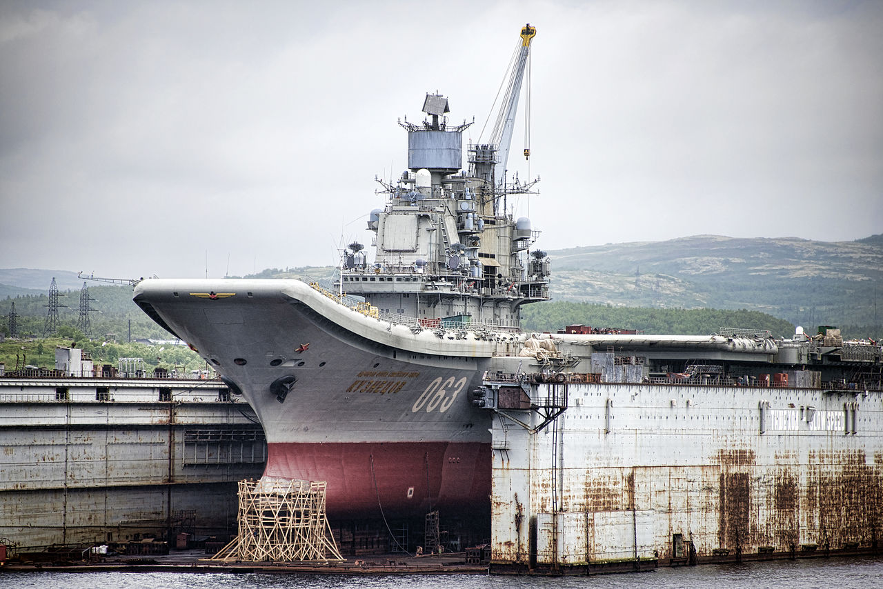 admiral_kuznetsov_russian_aircraft_carrier_18996981764.jpg