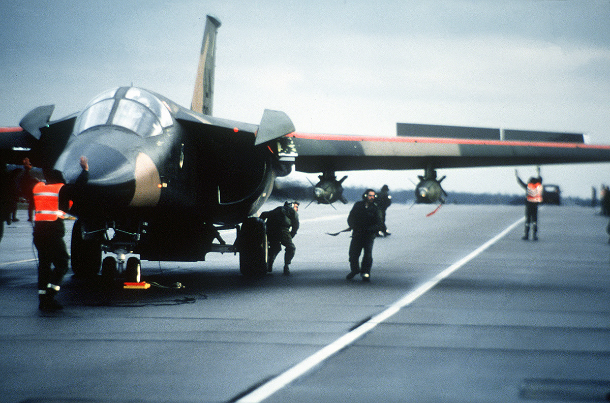 f-111f_gbu-10_bound_for_libya.jpg