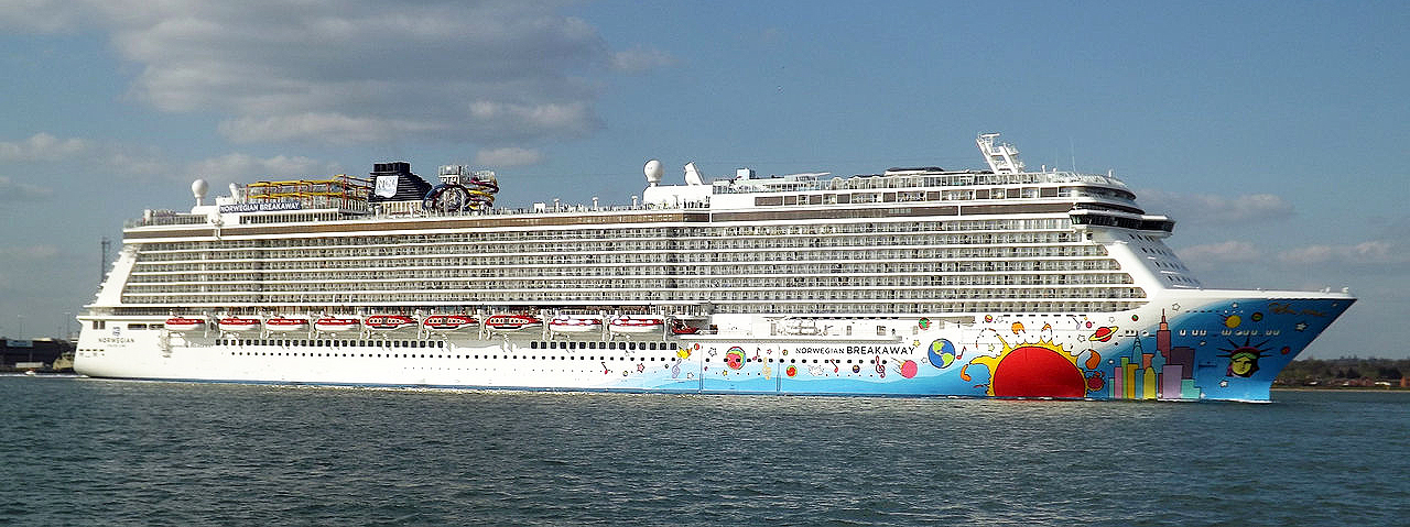 norwegian_breakaway_ship_2013_001.jpg