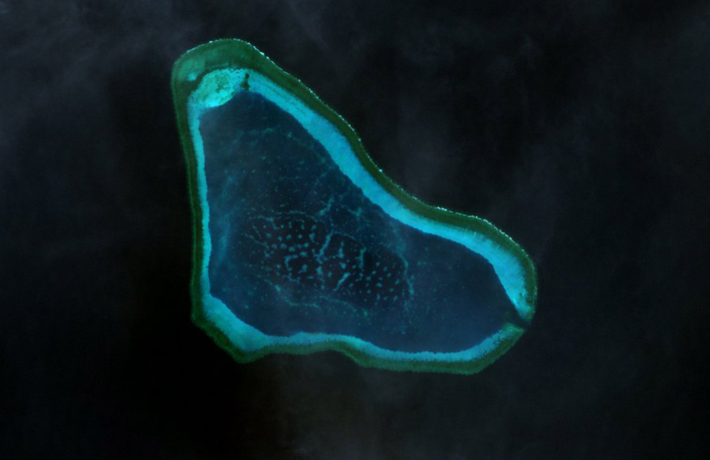 scarborough_shoal_landsat_1_0.jpg