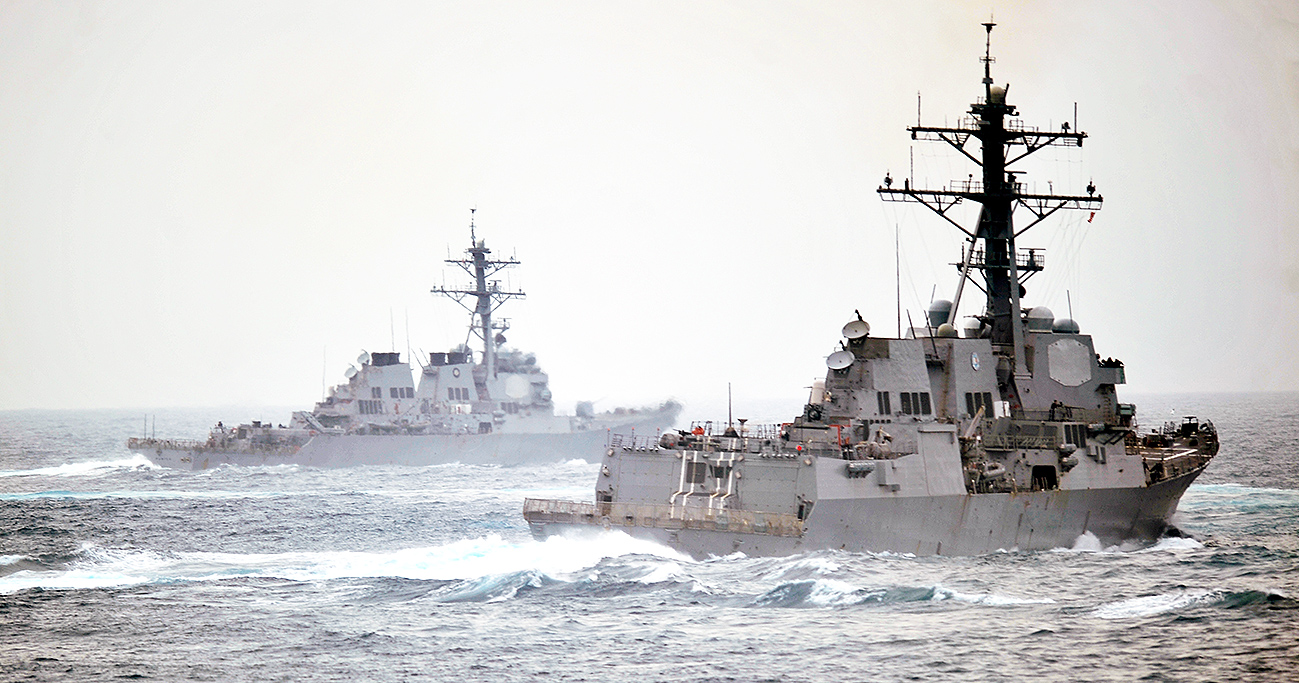 uss_porter_ddg_78_and_uss_nitze_ddg_94_-_120123-n-nl401-096.jpg