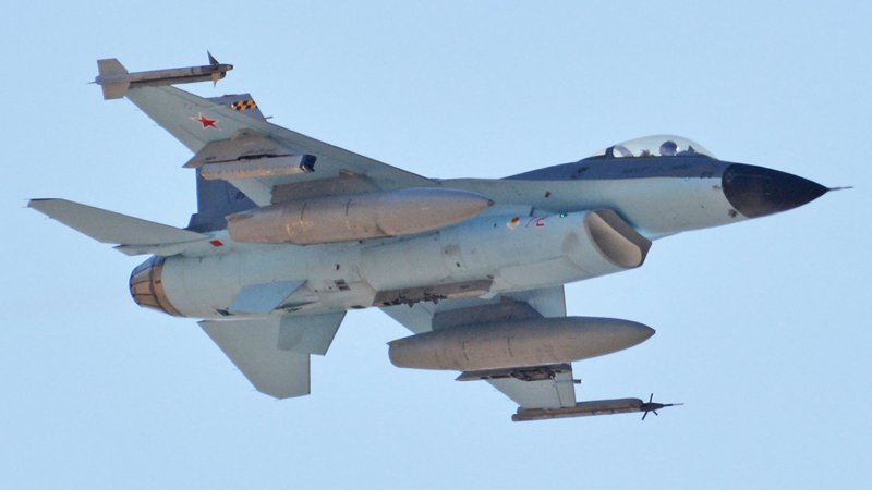 USAF Aggressor F-16 Freshly Painted In “Shark” Scheme To Mimic Latest Russian Jets