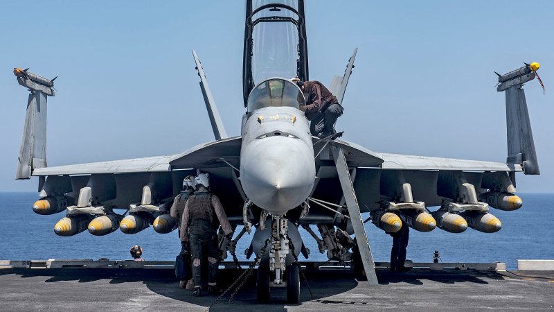 This Syria-Bound Super Hornet Is Carrying A Uniquely Massive Bomb Load