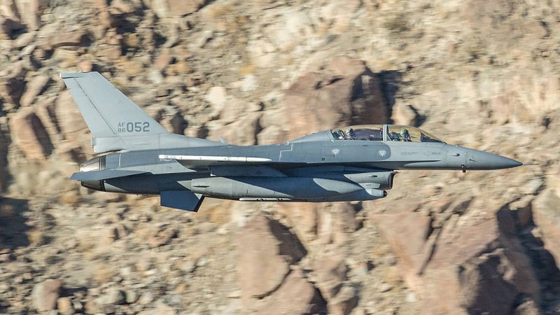 Rare IRST Pod Toting “Ghost” F-16D Likely Based At Area 51 Spotted In Star Wars Canyon